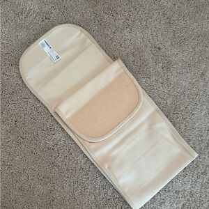 Medela postpartum belly band, size S/M.